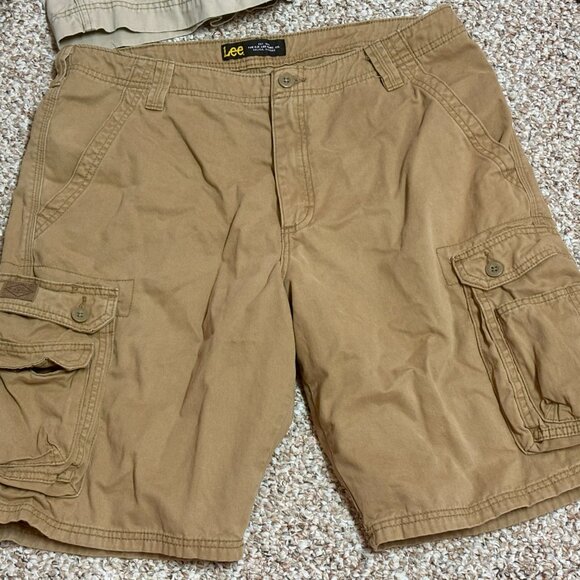~~Lot Of 3 Pairs Men's CARGO Shorts Waist 36": LEE/CLUB ROOM/AMERICAN LIVING - Picture 2 of 8